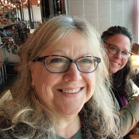 Meet your Posher, Melissa - Picture 2 of 5